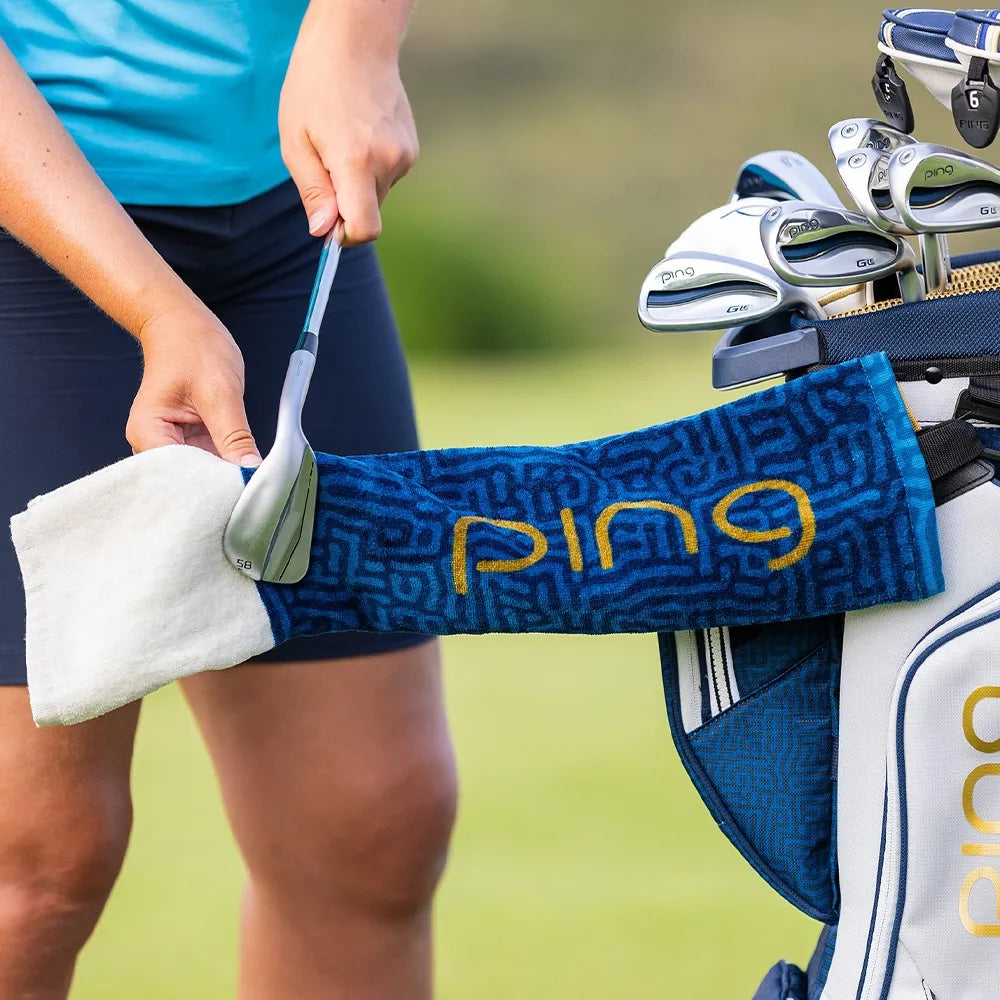 PING Ladies GLe3 Tri Fold Towel